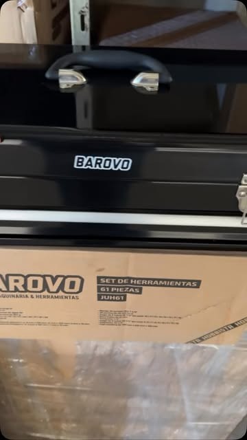 Caja de herramientas metálica Barovo JUH61 de 61 piezas
